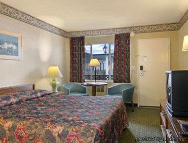 Travelodge By Wyndham Motel