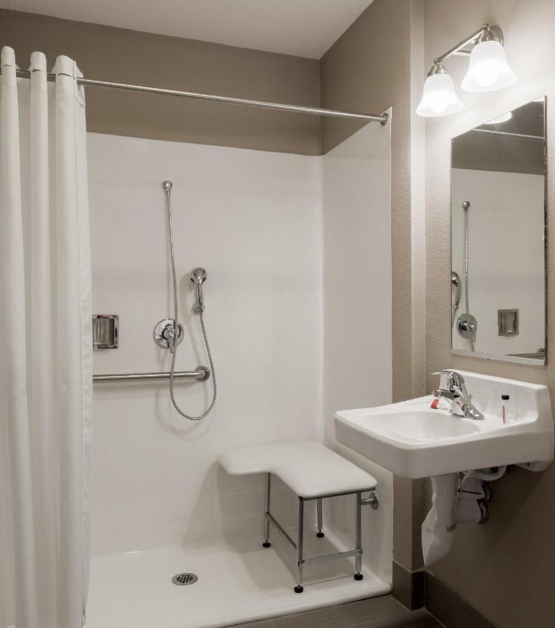 Motel Travelodge By Wyndham 2*