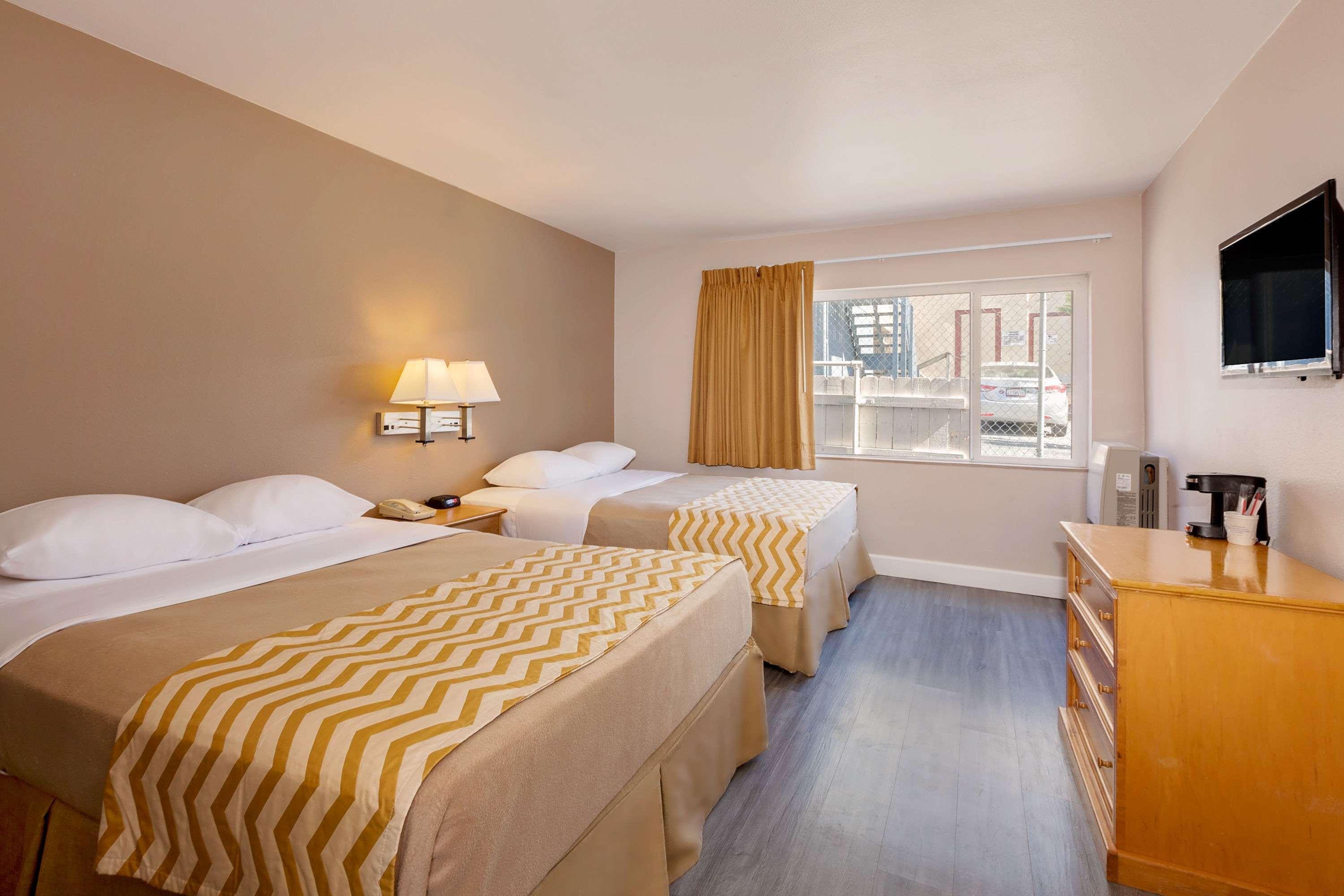Travelodge By Wyndham Motel