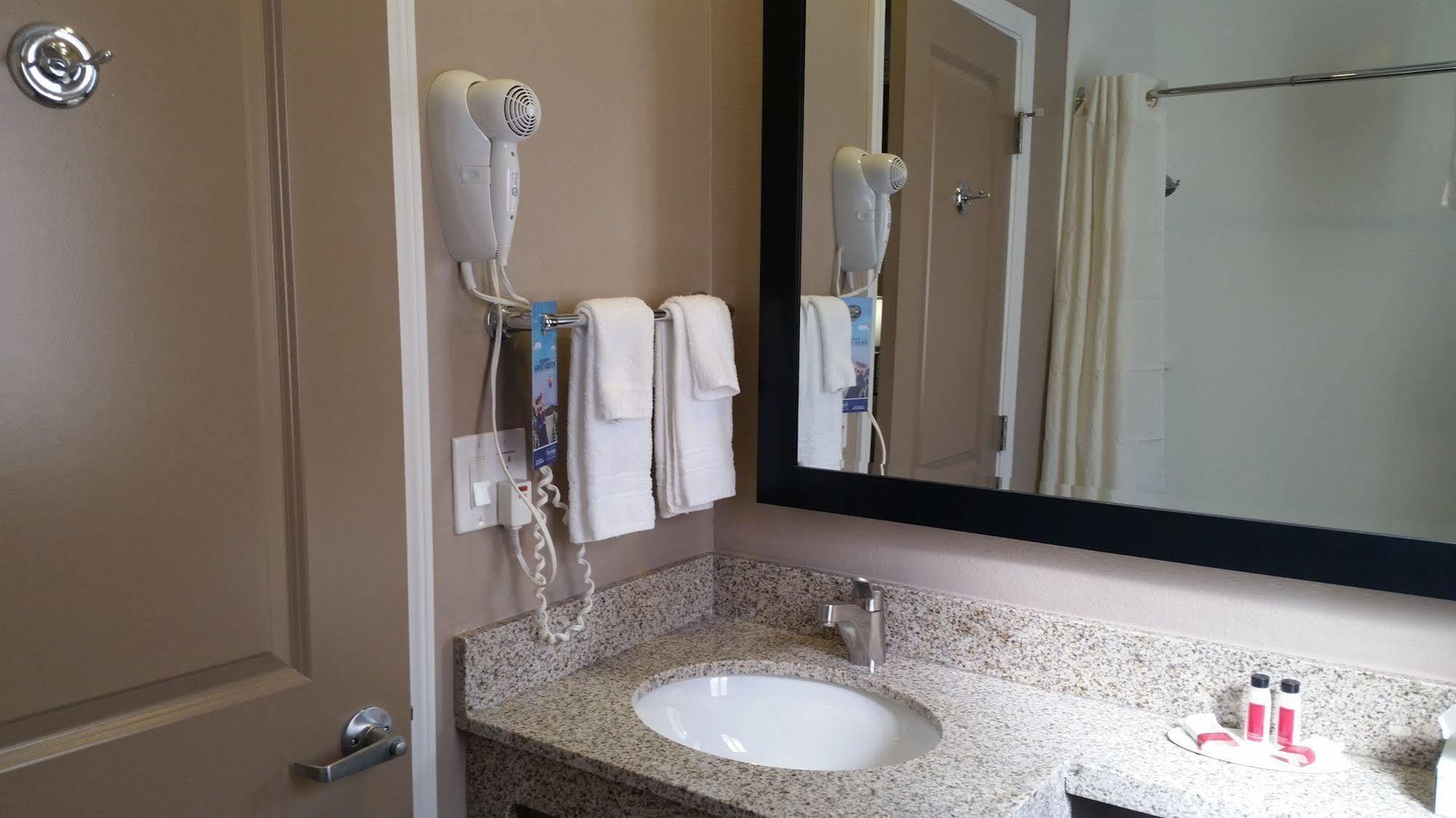 Travelodge By Wyndham Motel 2*
