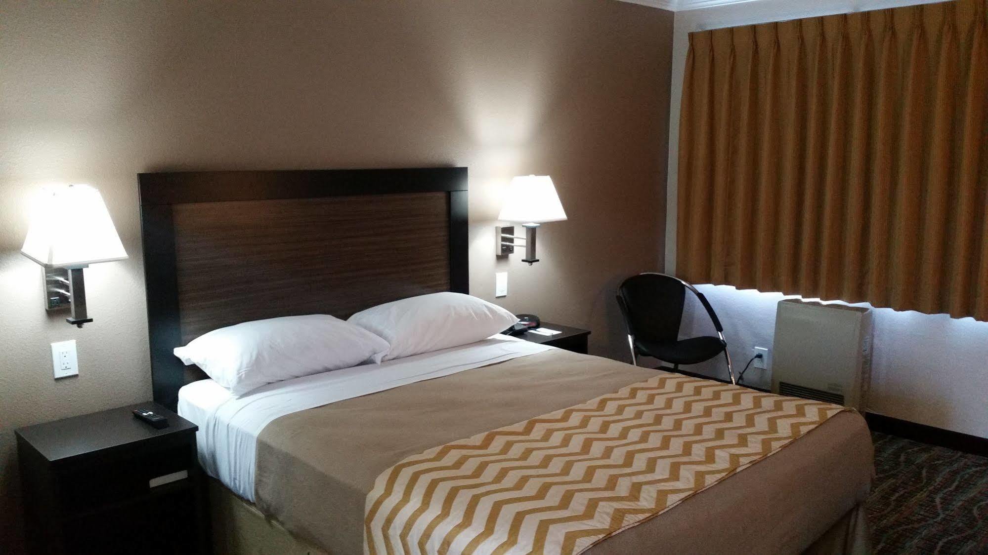 Motel Travelodge By Wyndham 2*